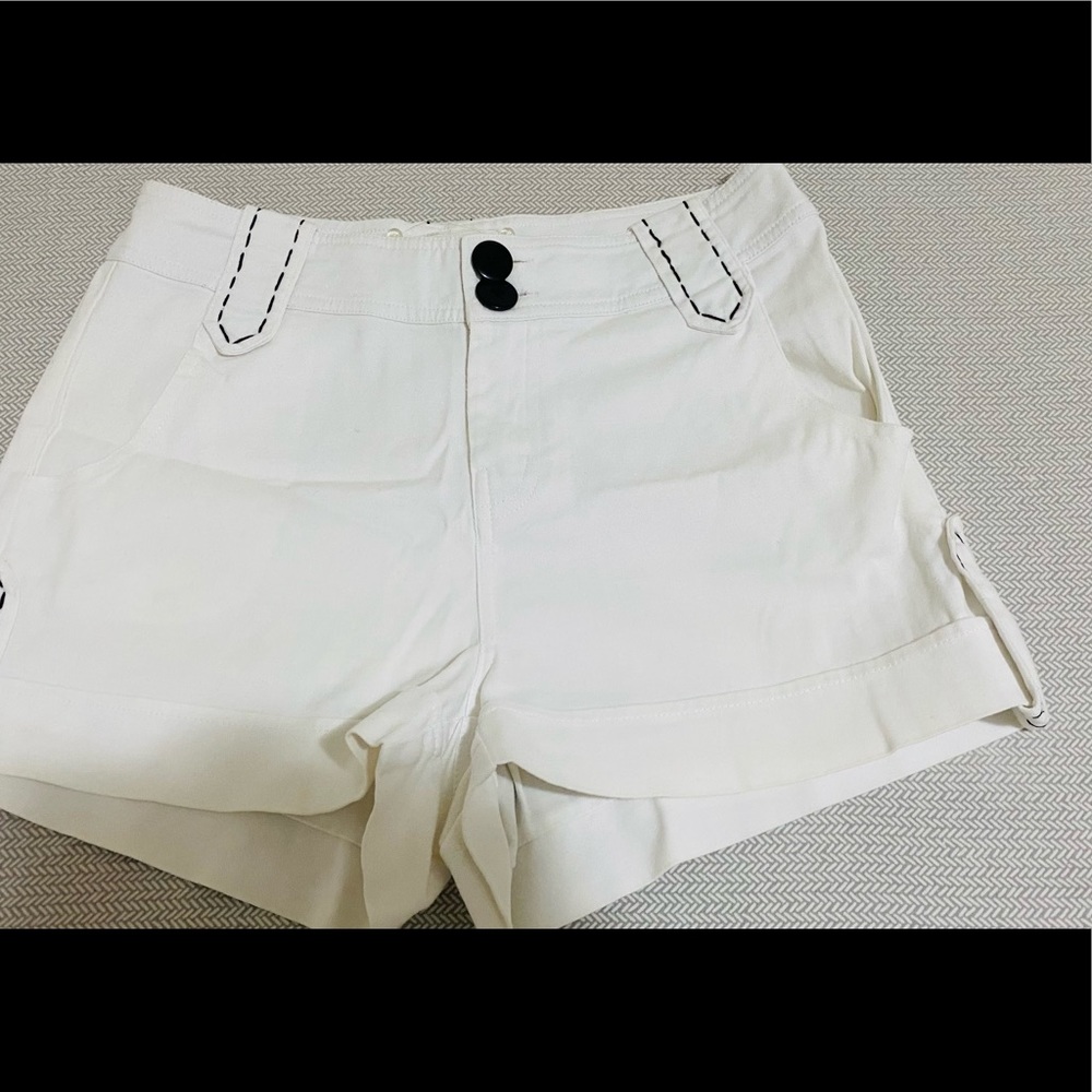 Roll Up White Short